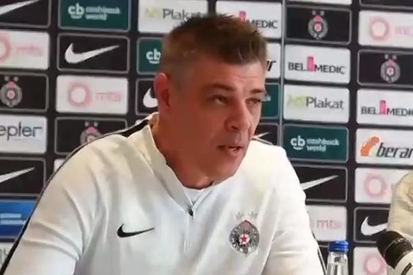 AKO PONAVLJATE GREŠKE, ONDA STE GLUPI: Savo nakon meča citirao Alberta Ajnštajna!