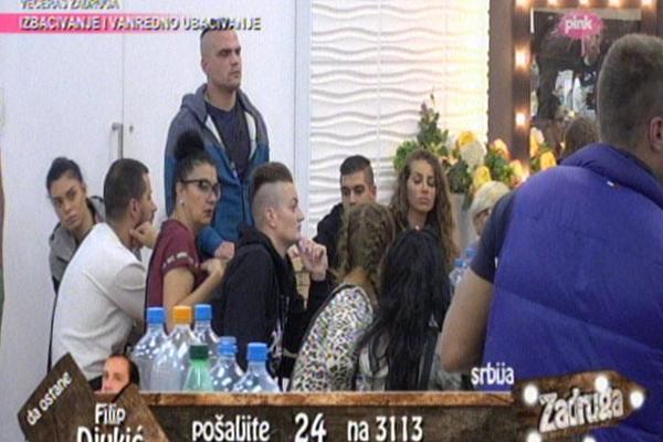 VELIKI ŠEF SUROVO KAŽNJAVA! Zbog nepoštovanja PRAVILA, prštale KAZNE