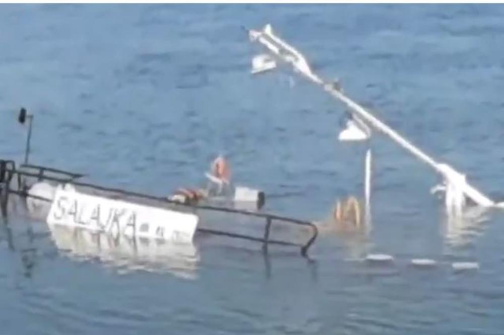 POTONUO TERETNJAK NA ADI HUJI! Do nesreće je došlo kada je udario u neobeleženu potopljenu baržu! (VIDEO)