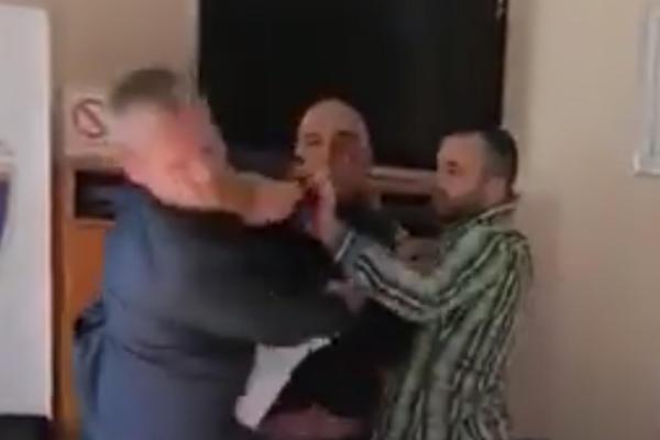 POJAVIO SE SNIMAK TUČE U FUDBALSKOM SAVEZU: Iznabadali se predsednik kluba i generalni sekretar!