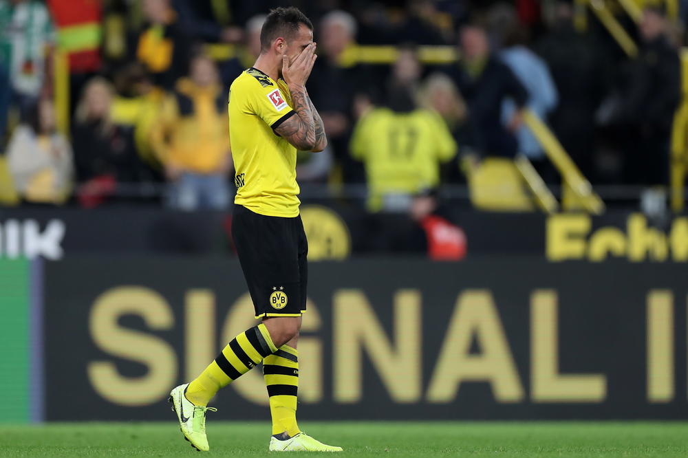 OVAKO SE GUBI TITULA: Borusija sve prosula, a Bajern se smeška! Šalke je dobio derbi!