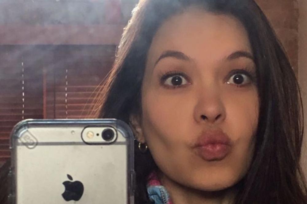 KASANDRA SE SKINULA! Koraima Tores pokazala trbušnjake! Pogledajte njeno savršeno telo na pragu šeste decenije