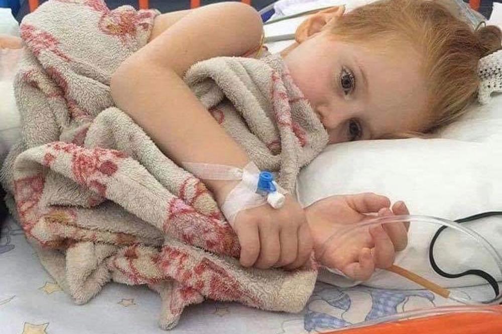 MALI ZVRK RIĐE KOSE I PLAVIH OČIJU NEĆE PREŽIVETI BEZ POMOĆI! Helena ima 4 godine i MALIGNI TUMOR NA MOZGU! (FOTO)