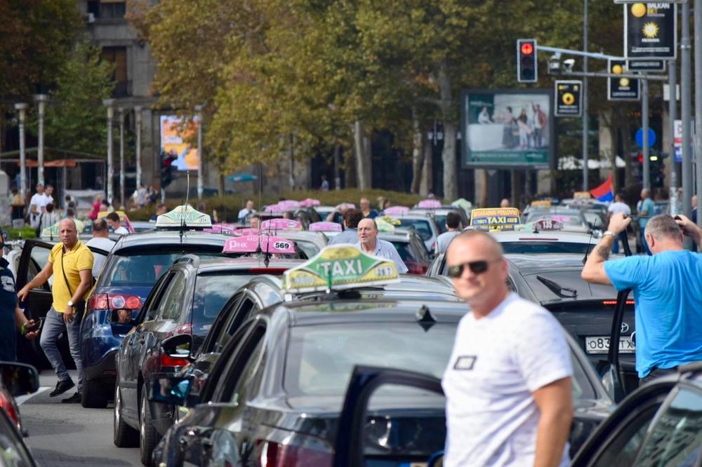 CEO BEOGRAD JE BESAN NA TAKSISTE ŠTO BLOKIRAJU GRAD U ŠPICU! Pričali smo s jednim, ovo baca novo svetlo na štrajk