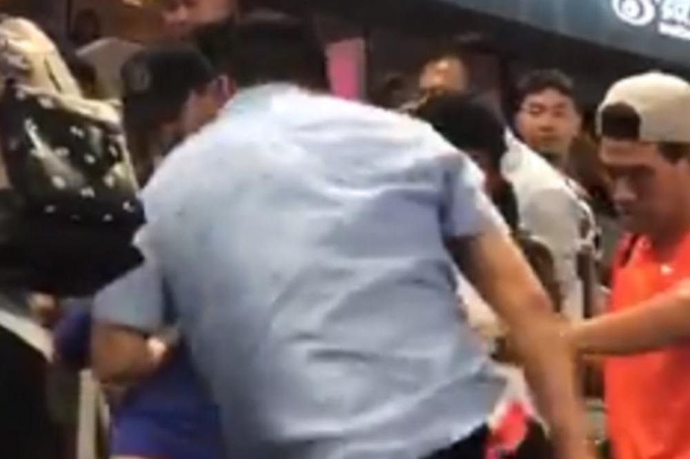 TENISKI SVET JE ZANEMEO: Brutalno nabadanje navijača u Tokiju!