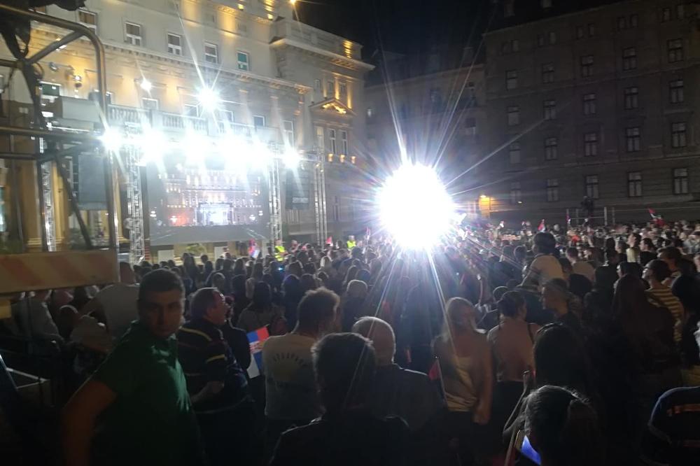 KAD BISMO SVI BILI POMALO KAO ON: Kapiten je dobio specijalan transparent, a poruka je jasna!