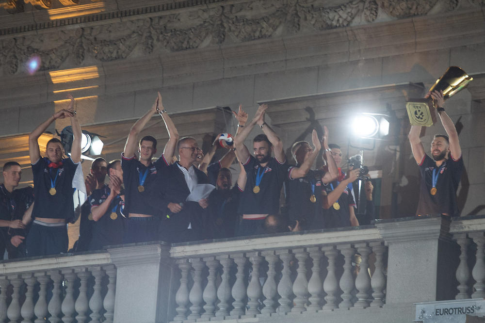 EVROPSKI ŠAMPIONI IZLAZE PRED DELIJE: Srpski odbojkaši specijalni gosti na meču Zvezda - Olimpijakos!