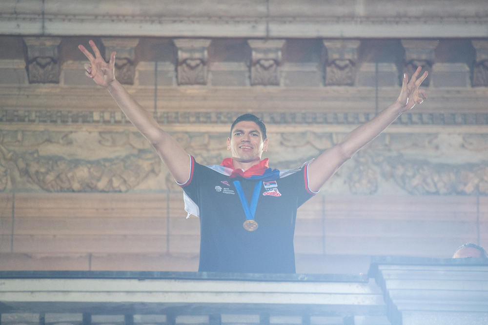 OPROSTIO SE JEDAN OD NAJVEĆIH! Podraščanin okačio patike o klin!