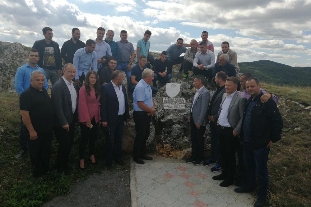 SRBI SA KOSOVA OBIŠLI MESTO GDE JE ROĐEN CAR LAZAR! Poslata je JAKA PORUKA za Srpsku listu iz tabora socijalista