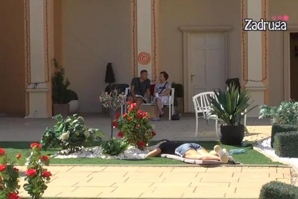 NAŠ POZNATI PEVAČI TVRDI DA JE ROĐEN 3705.GODINE: Kaže da ima i DOKAZE, pre 4 godine je CELA NACIJA BRUJALA O NJEMU