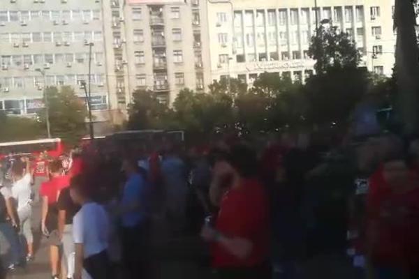 DELIJE I GEJT 7 SE USTREMILI NA NAJVEĆE RIVALE: Odmah su žestoko počeli da vređaju Partizan i Grobare!