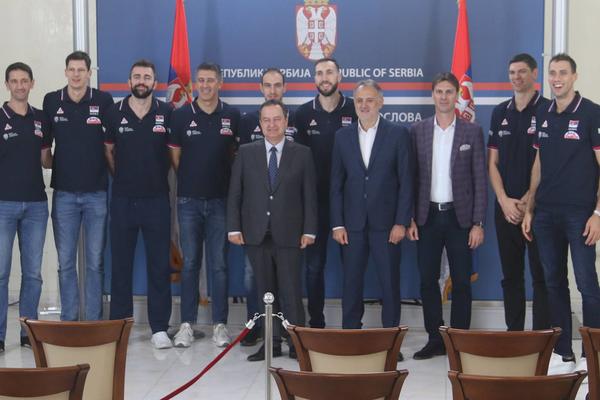 Dačić zapevao, pa nagradio odbojkaše: Zlatni momci dobili diplomatske pasoše!