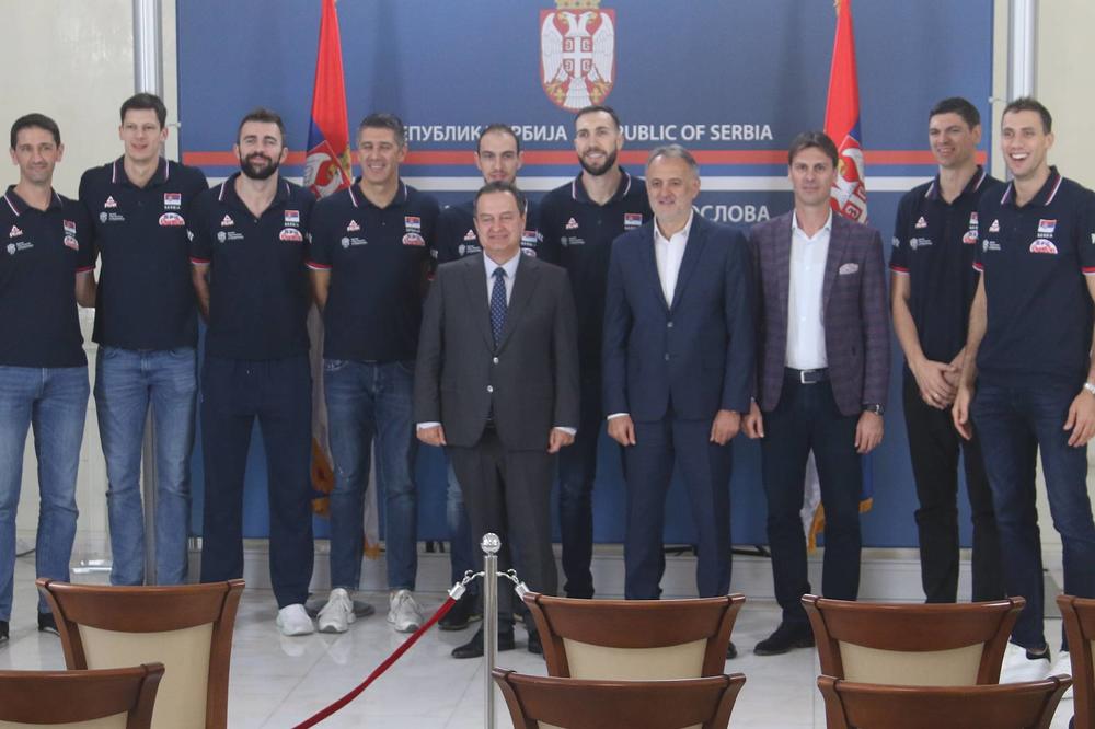 Dačić zapevao, pa nagradio odbojkaše: Zlatni momci dobili diplomatske pasoše!