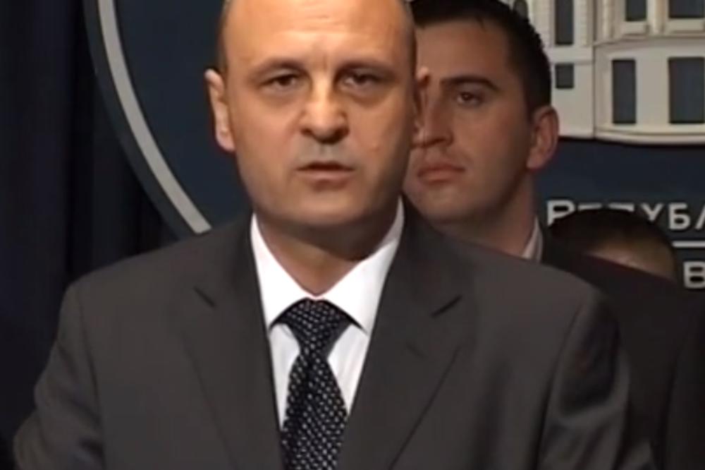 OKUPIO LJUDE I NASILNO UPAO U ZDRAVSTVENI CENTAR! Predsednik SLS izazvao HAOS na Kosovu! Pacijenti bili ugroženi