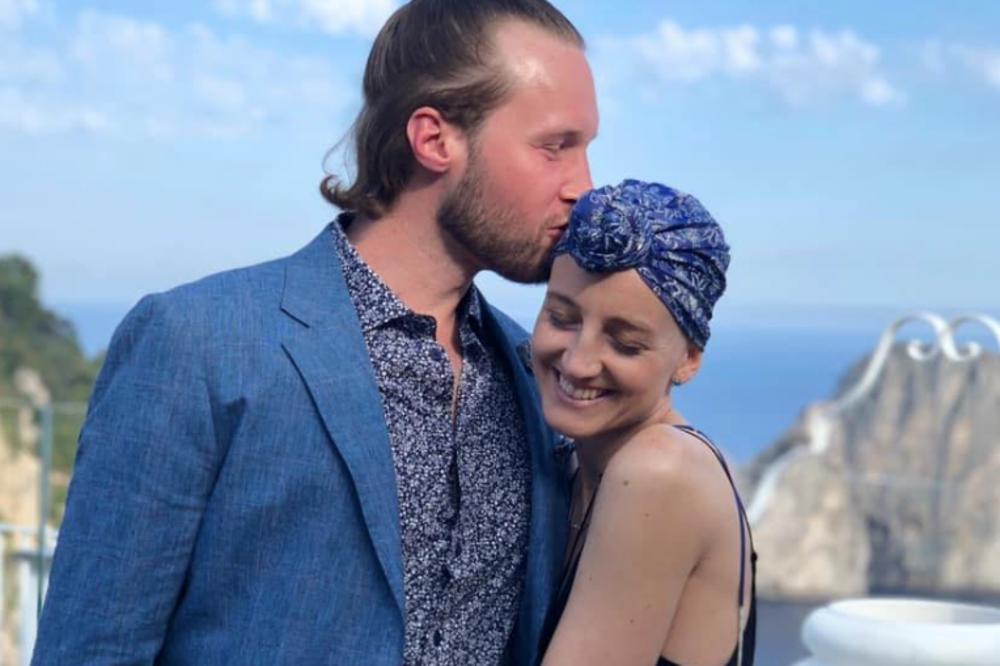 BILI SU PAR MESECI U VEZI KADA MU JE REKLA DA IMA RAK: Postupak ovog mladića dirnuo je ceo svet!