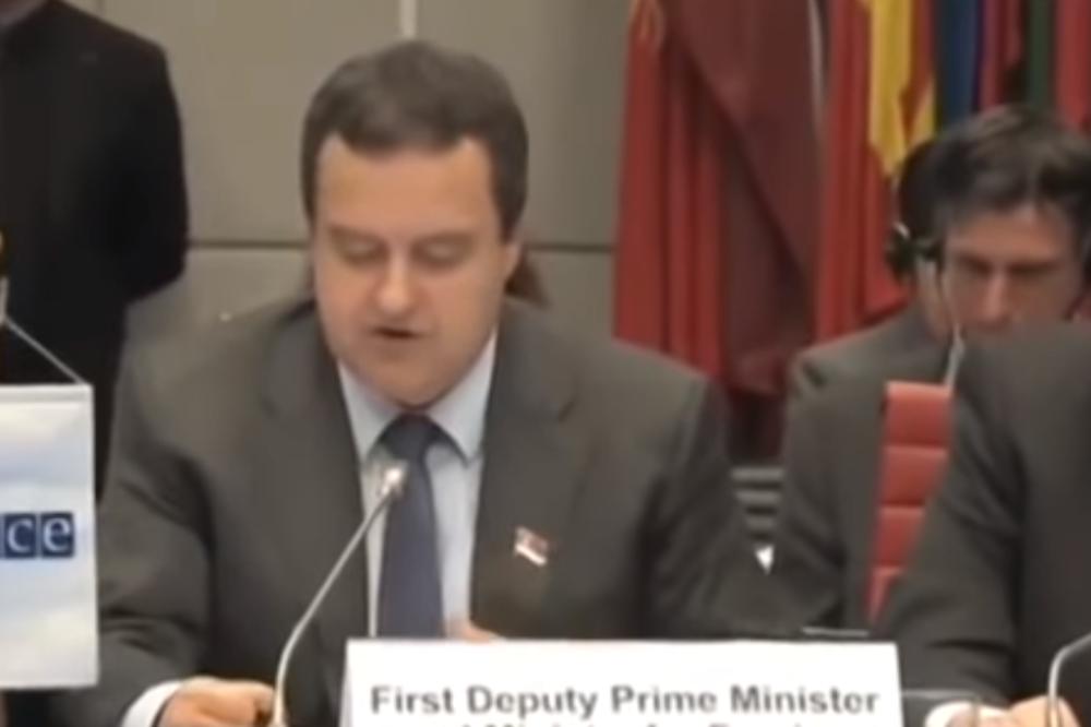 LEVATOR, ROŠULE, POLUVER, AR JU TOKING TU MI? Ono kad naši zvaničnici pričaju engleski po Vuku, a mi transfer blama