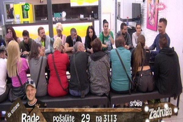 NEĆETE VEROVATI KO ĆE BITI DADILJA MALOM ŽELJKU - ONA JE POZNATO LICE! Saznalo se i koliki je njen HONORAR!