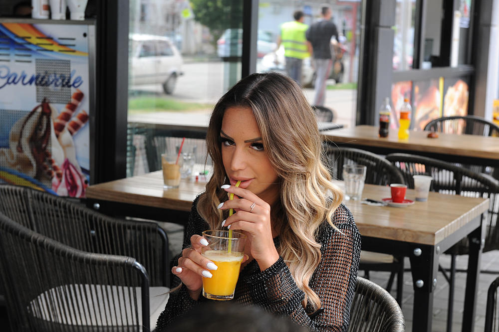 SAD JE JASNO ZAŠTO JE IVA U LOŠIM ODNOSIM S OČUHOM: Zavela je NJEGOVOG kuma! Pukla BRUKA!