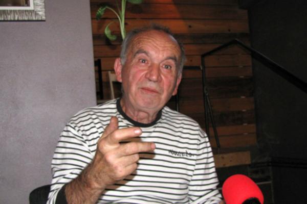 STARIJI BRAČNI PAR ISELJEN U VRANJU! Nisu ni znali da im je stan prodat na LICITACIJI!