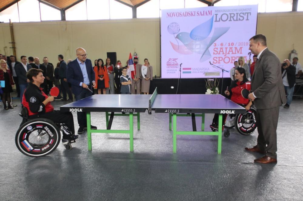 Vučević otvorio sajam sporta u Novom Sadu pa odigrao partiju stonog tenisa