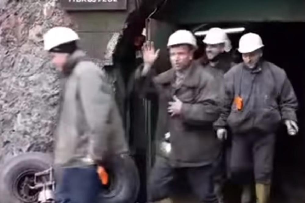 KAMENJE IH TUKLO SA SVIH STRANA! Krvava drama u rudniku, zemljotres obrušio zidove, 17 rudara ostalo zatrpano!