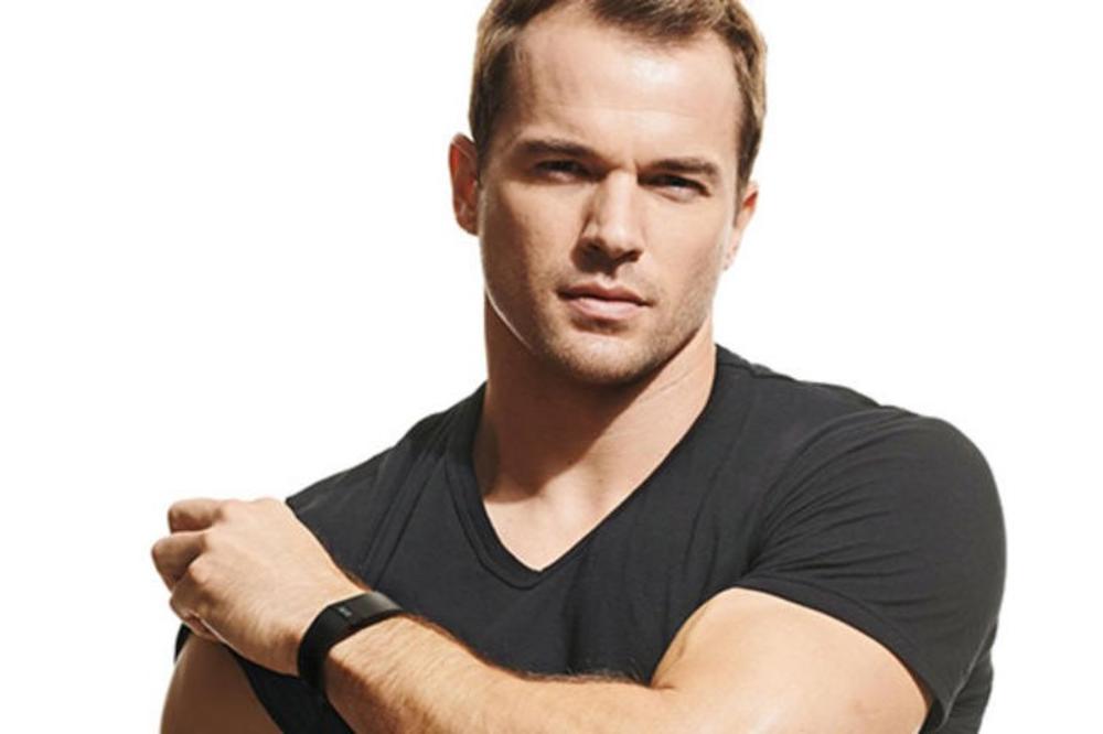 FITNES U KUĆI: Kako da budete u formi ako nemate vremena za teretanu?