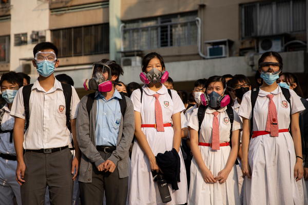 Hongkong predstavio novi školski vodič: Đaci treba da uče o STRANIM SLUŽBAMA!