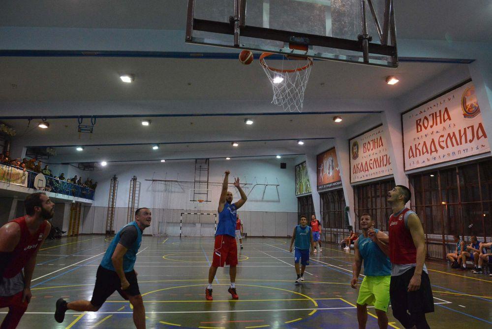 Bivši kapiten Nenad Krstić je predvodio ekipu košarkaša