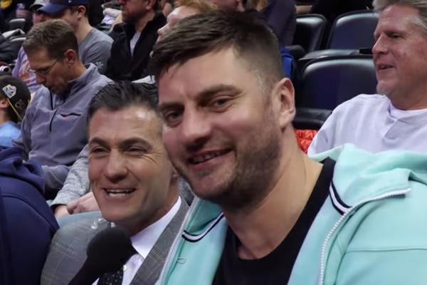 AMERIKANCI ISKOPALI ZBOG ČEGA JE JOKIĆEV BRAT DAVIO DEVOJKU: Kad mu je to rekla, pobesneo je i napao je!