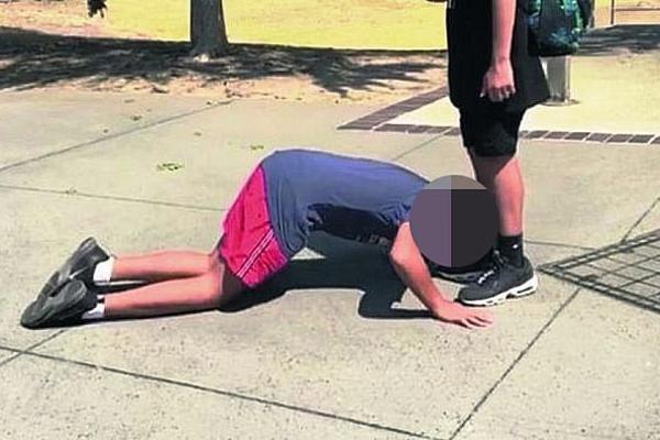 DEVOJČICE U NIŠU IPAK TUKLE DEČAKA, ON JE IMAO MODRICE?! I ranije su se roditelji bunili zbog jedne od njih