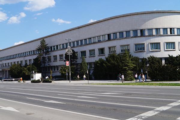 POLITIČKI BOKS MEČ, SEVALE PESNICE! Pobili se načelnik u pokrajinskom sekretarijatu i pomoćnik, REAGOVALA POLICIJA