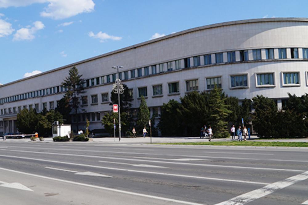 POLITIČKI BOKS MEČ, SEVALE PESNICE! Pobili se načelnik u pokrajinskom sekretarijatu i pomoćnik, REAGOVALA POLICIJA