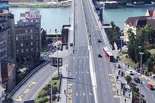 DANAS JE U 14.00 BRANKOV MOST BIO SKROZ ZATVOREN! Razlog tome NISU BILI TAKSISTI (FOTO)