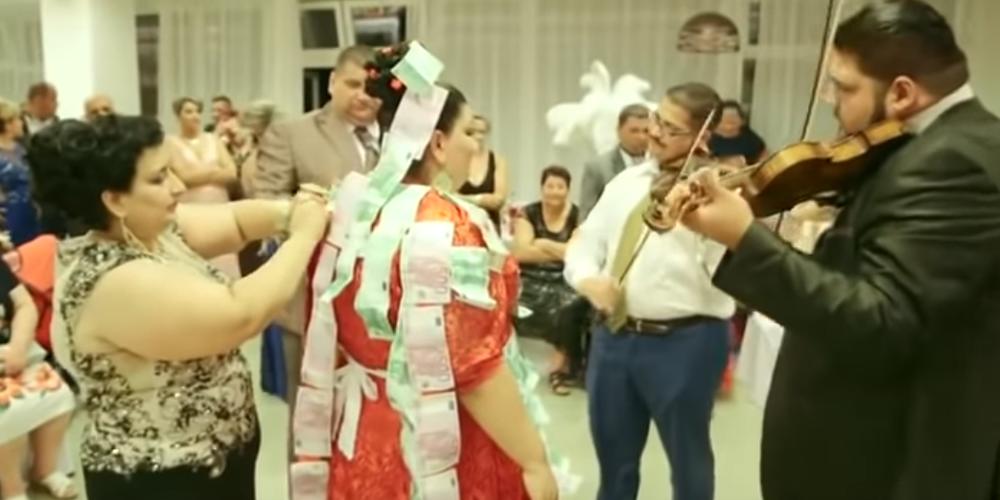 Po mladi lepili novac 