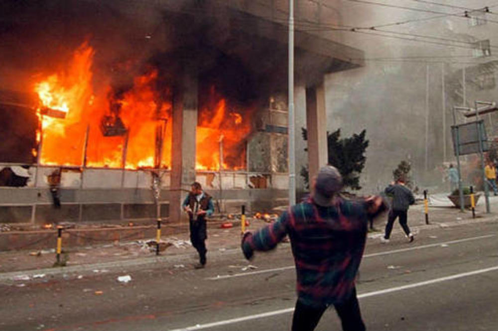 BILO JE MNOGO IZNEVERENIH OČEKIVANJA: Peti oktobar jedan od najvažnjih datuma u novijoj istoriji Srbije!