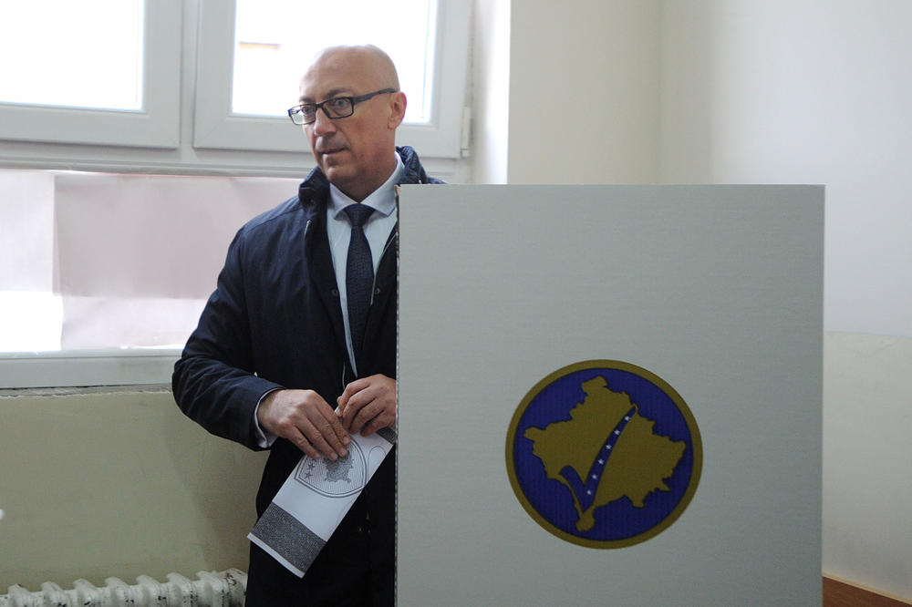 ZNA SE KO GA JE SIPAO: Rešen slučaj OTROVNIH KOVERTI!