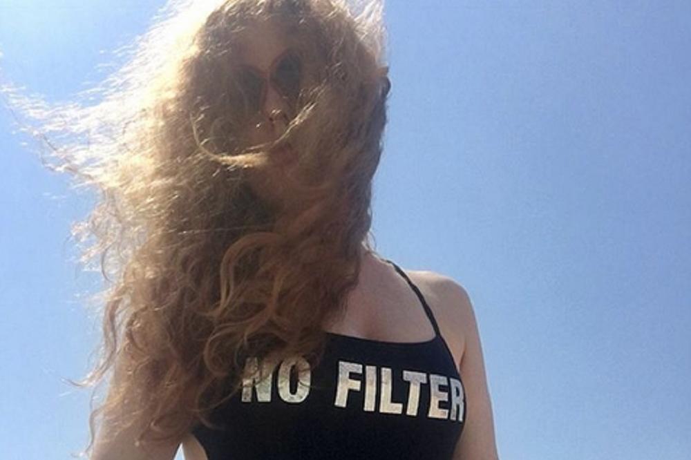 VENUS IMA POSAO IZ SNOVA I MNOGE ŽENE JOJ ZAVIDE! Testira igračke za SE*S i svaki dan VRIŠTI od zadovoljstva