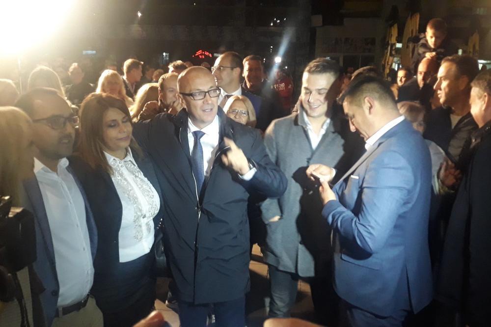 ORI SE SRPSKA TRUBA U KOSOVSKOJ MITROVICI: Srbi slave REZULTATE izbora! Rakić proglasio APSOLUTNU POBEDU! (VIDEO)