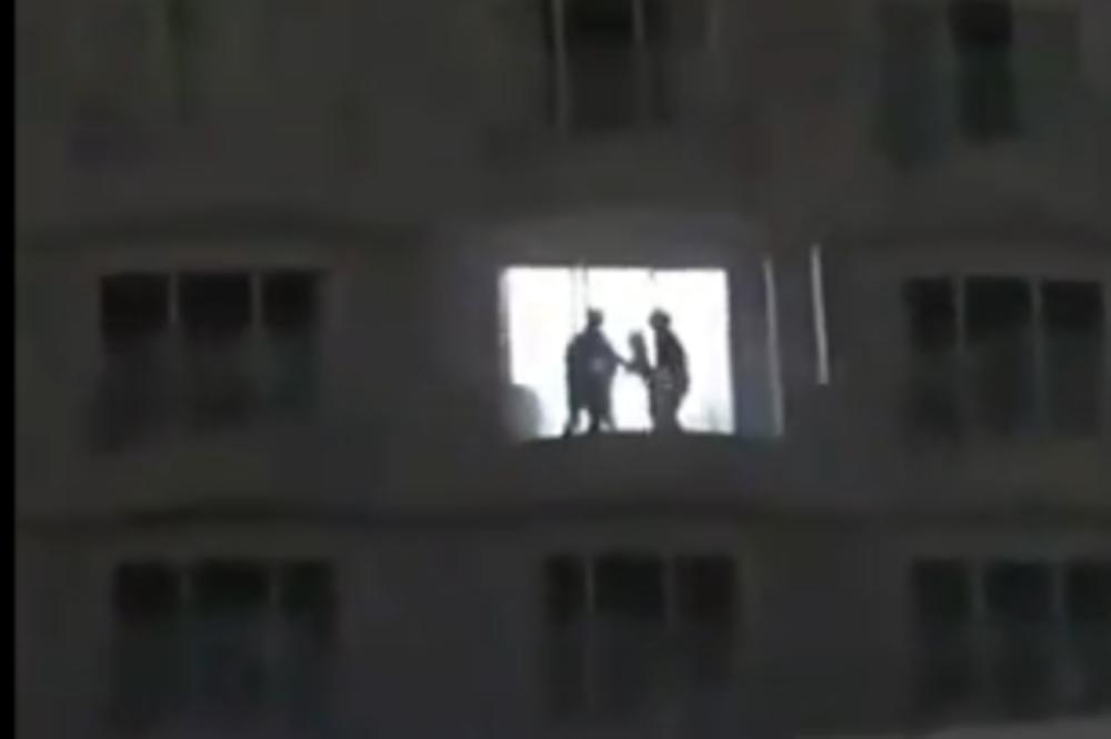 NJIH DVOJICA I NJIH DVE U GRUPNJAKU KAKAV ODAVNO NIJE VIĐEN! Snimili ih ljudi s ulice, žestok se*s u hotelu (VIDEO)