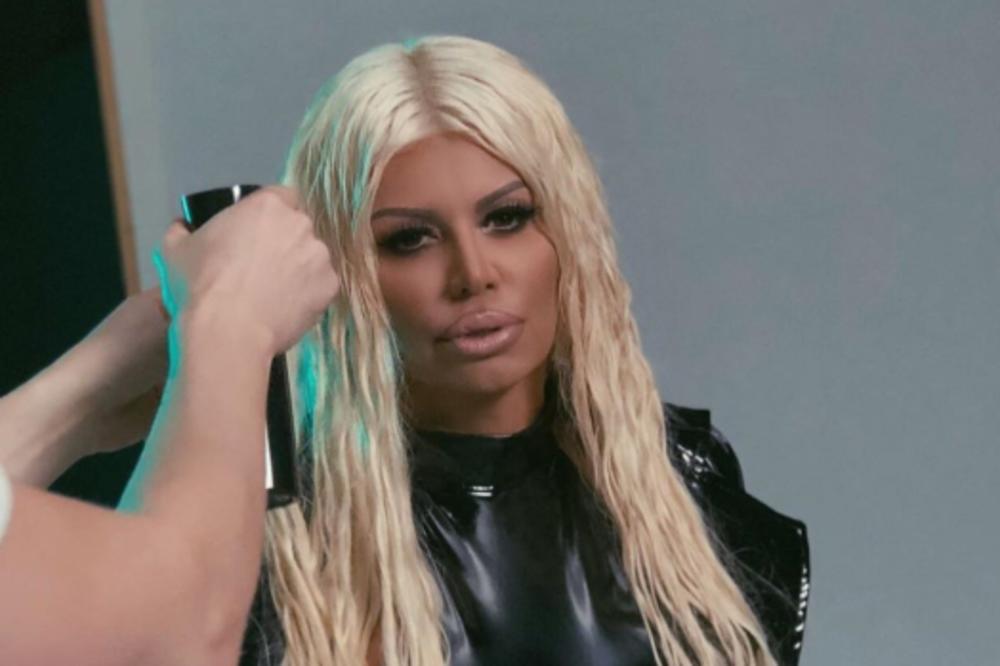 DARA BUBAMARA DOBILA 250.000 EVRA DA UĐE U RIJALITI: Otkrivamo SVE DETALJE njenog ugovora!