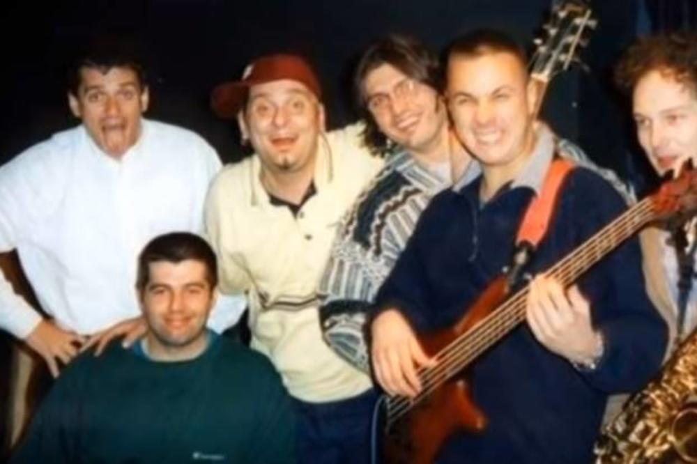 VELIKI HIT NASTAO PREKO TELEFONA: Kako su Dino DVORNIK i Rambo AMADEUS iskomponovali MANIJAKA za 20 MINUTA