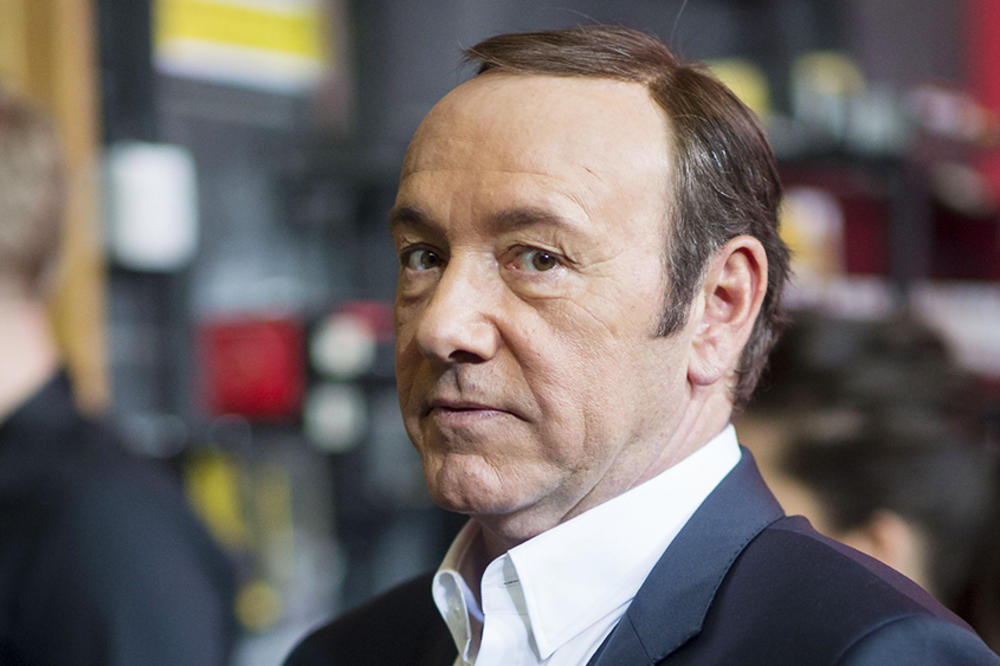 VAŽNO UPOZORENJE: Ulicama BEOGRADA šeta se KEVIN SPEJSI, možda NALETITE NA NJEGA