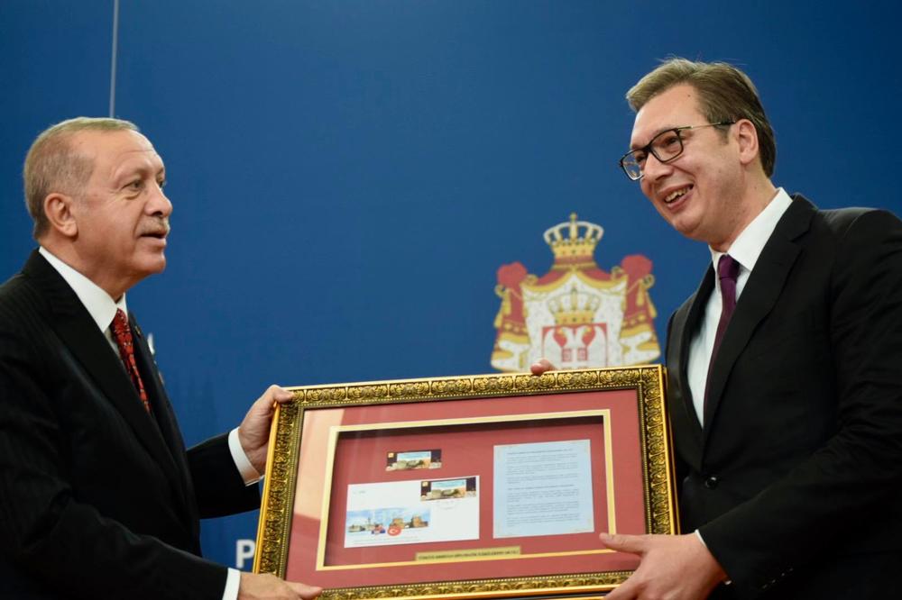 VUČIĆ I ERDOGAN RAZMENILI SU POŠTANSKE MARKE! Ova serija će SUTRA BITI PUŠTENA U OPTICAJ (FOTO)
