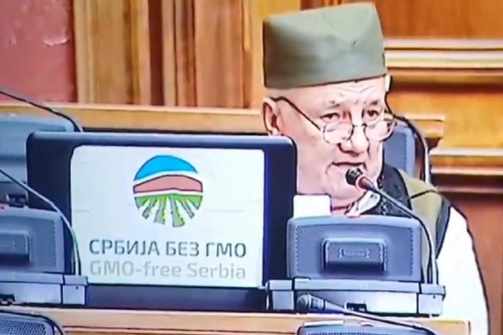 POSLANIK SA ŠAJKAČOM JE TRAŽIO APLAUZ ZA PUTINOV ROĐENDAN! Na kraju je tapšao sam (VIDEO)