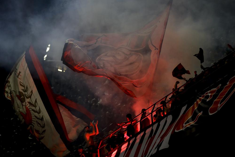 KRITIKE NAVIJAČA URODILE PLODOM: Milan usred velikog pritiska pristalica kluba, promenio odluku!