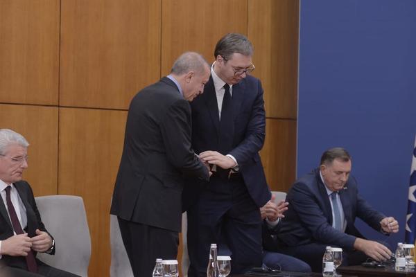 Zvaničnici zemalja članica Pokreta nesvrstanih i posmatrača samita pristižu u Beograd