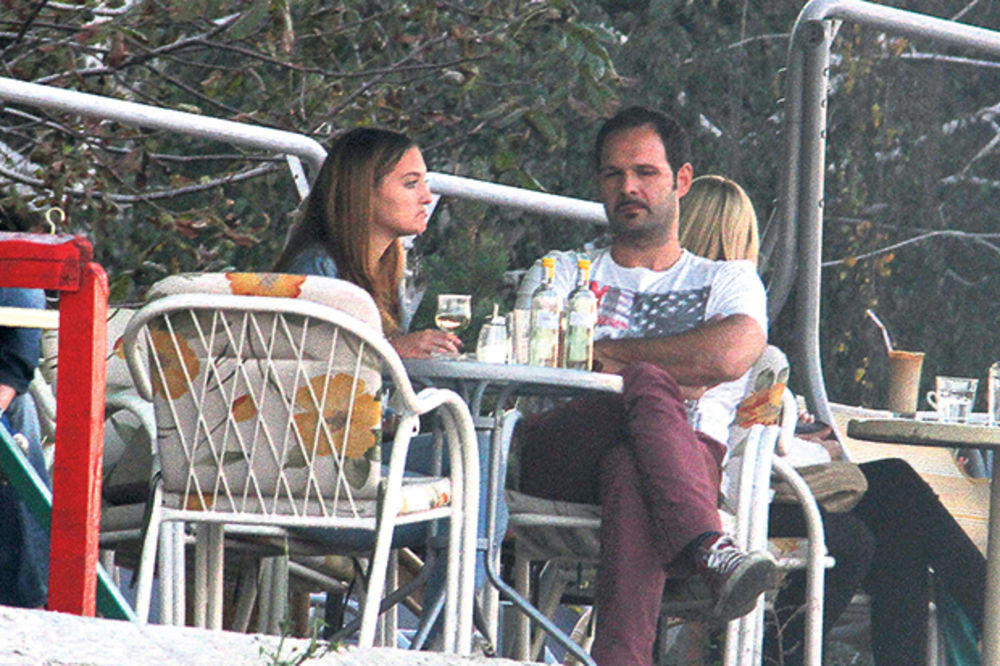 SA NJOM JE KUBURA VARAO ŽENU, A SADA MU JE ZAVELA SINA: Evo šta je ona rekla o aferi sa 18 godina starijim glumcem!