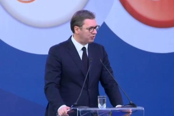 IDRIZ JE DOŠAO KOD VUČIĆA I NIČIM IZAZVAN DAO MU VAŽAN POKLON! Pogledajte šta je predsednik Srbije dobio od Albanca