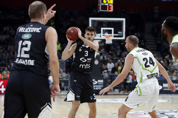 CRNO-BELI SRUŠILI TOFAŠ PRED 10.000 GROBARA! Sjajno drugo poluvreme Partizana za novu pobedu u Evrokupu!