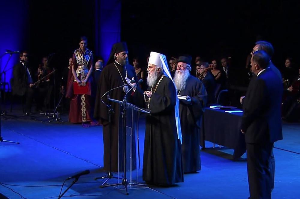 NAJVEĆE CRKVENO ODLIKOVANJE ZA VUČIĆA! Predsednik: ŽELIM DA SRBIJA BUDE VEČNA!